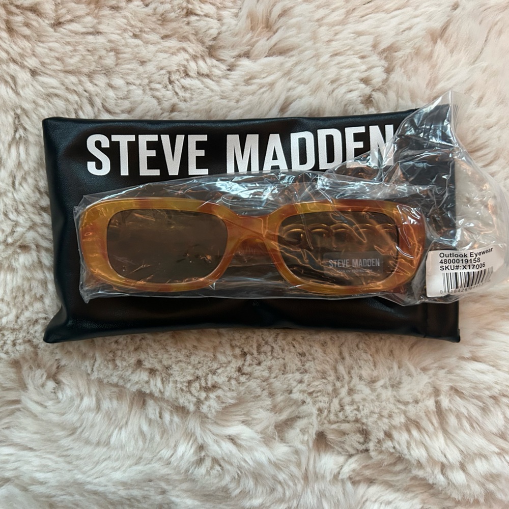 Steve Madden Amber-Tinted Sunglasses